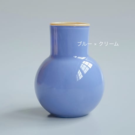 GRASS VASE 03 / Mサイズ /  花をいけてない時もオブジェや雑貨のような存在感でインテリアに個性をプラス