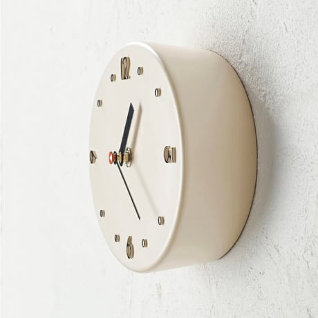 otto sweepmovement clock / 壁馴染みのいい程よい立体感がオブジェのようなまいを見せてくれる置き掛け２WAY仕様の時計