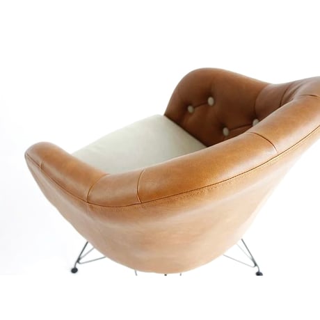 ARM CHAIR / DINING CHAIR / DESK / ゆったりとしたフォルムにシャープな脚がおしゃれなチェア / パーソナルチェア