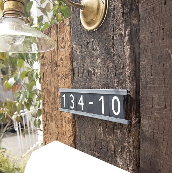 アイアン ネームプレートホルダー / Sサイズ / 表札 壁付け / 6枚まで