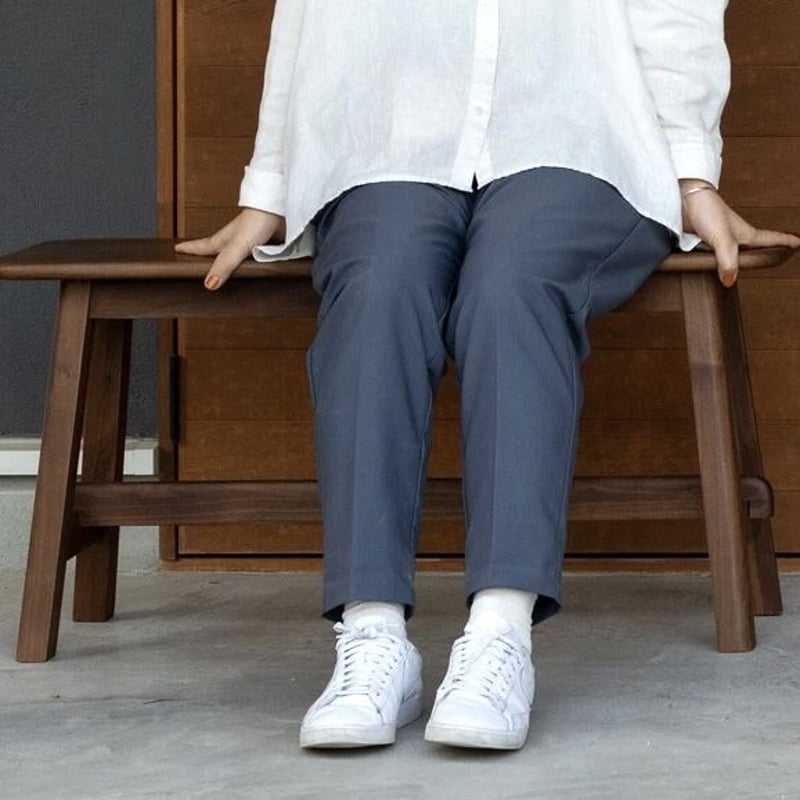角のないデザインが優しいウォールナット無垢材のベンチ / 90cm 角のないデザインが優しいウォールナット無垢材のベンチ / 90cm