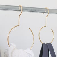 ROUND hook hanger 02 / 空間にさりげない華やかさを添えてくれる上品な佇まいのフック / Sサイズ , Lサイズ