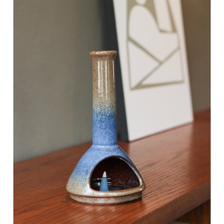 INCENSE STAND CHIMNEY / 暮らしの景色にすっと溶け込む、やさしい佇まいの磁器製お香立て / BROWN , BLUE