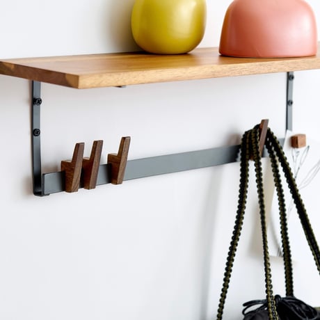 WALL SHELF with HOOK / 木の温かみとアイアンの素材感がやさしく調和する壁面収納 / ウォールシェルフ