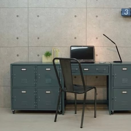 Locker chest 04 / ロッカーをイメージしたインダストリアルな雰囲気のスチールチェスト / 4杯 / ビンテージインテリア / 収納家具