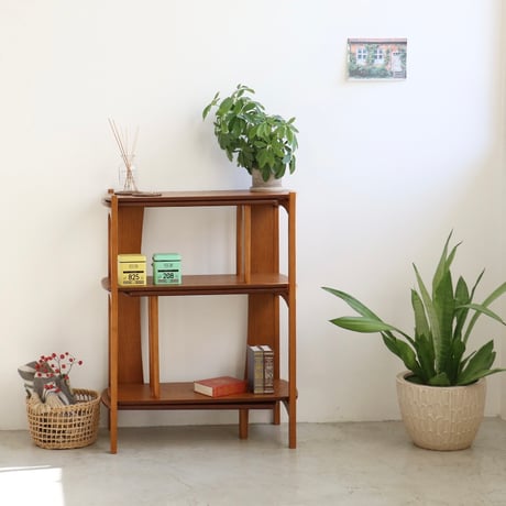 OAKER Multi Slide Rack / ディテールに拘った美しいフォルムの伸縮可能なマルチシェルフ  / ノルディックモダンな雰囲気は