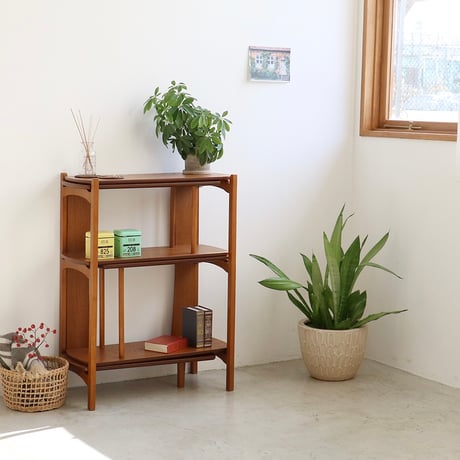 OAKER Multi Slide Rack / ディテールに拘った美しいフォルムの伸縮可能なマルチシェルフ  / ノルディックモダンな雰囲気は