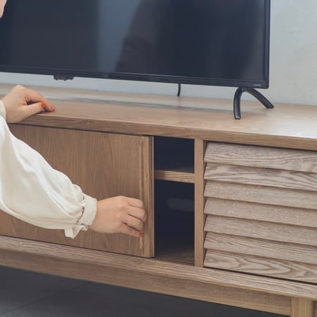 TV BOARD 200 / 重厚感のあるタモ無垢材・突板のテレビボード / TV台 / リビングボード/AVボード/ テレビラック / TVラック / お掃除ロボット