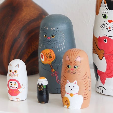 cat " matrioshka / ねこのお正月 / 猫をモチーフにした木製のマトリョーシカ