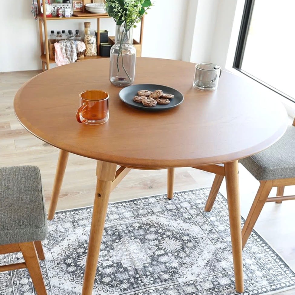 Dining Table 900 / ROUND TABLE / 空間を広く見せる 円形天板の