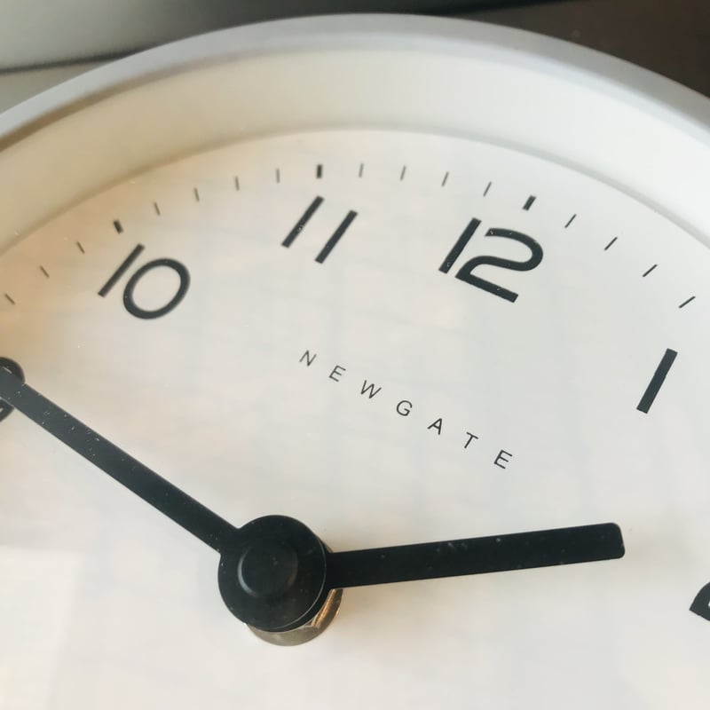 NEWGATE M Mantel 置時計 ホワイト/ブラック NEWGATE M Mantel Echo｜ARTWORKSTUDIO公式