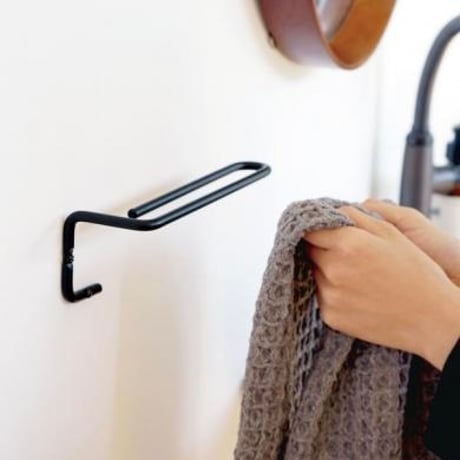 ren TOWEL HANGER / Sサイズ, Mサイズ / フェイスタオルを折らずに掛けられるスタイリッシュなタオルハンガー / ブラック ネジ付き