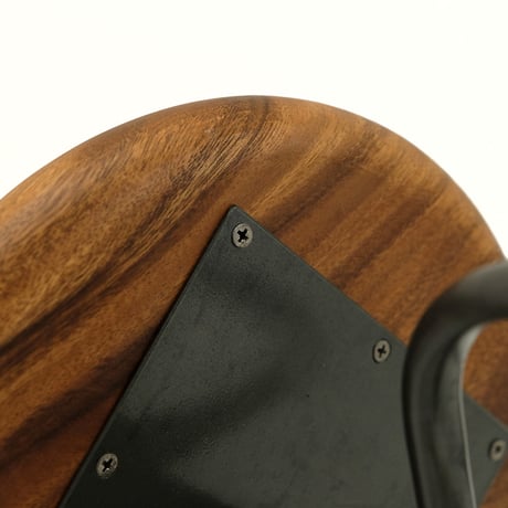 IRON × WOOD STOOL / 無骨さが空間を引き締めるアークスツール