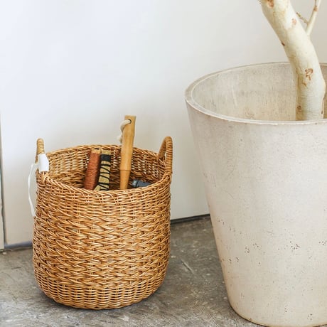 ROUND BASKET / 2 SIZE SET / 暮らしに寄り添いシーンを選ばず使えるころんとしたナチュラルバスケット収納