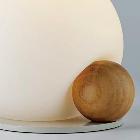 Kietoa TABLE LAMP / 愛でて楽しめるオブジェのような存在のテーブルランプ