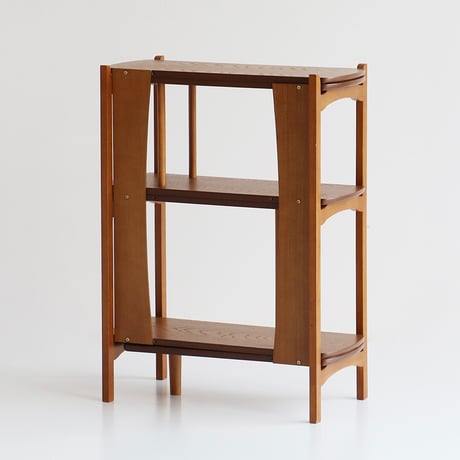 OAKER Multi Slide Rack / ディテールに拘った美しいフォルムの伸縮可能なマルチシェルフ  / ノルディックモダンな雰囲気は