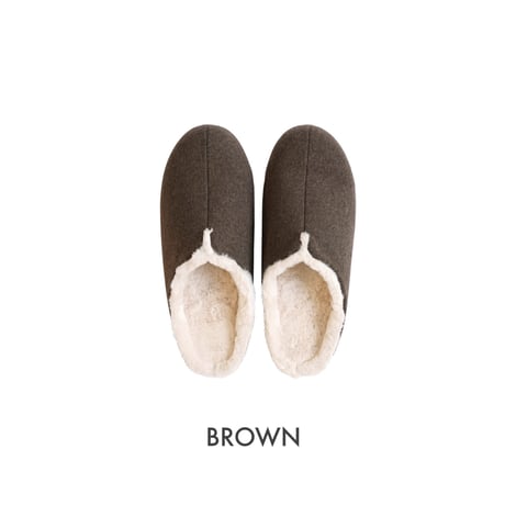 高密度なボリュームボアが 寒い日の足元にしっかりと寄り添う room's Sheep slipper / women Mサイズ (22.5cm~24cm)