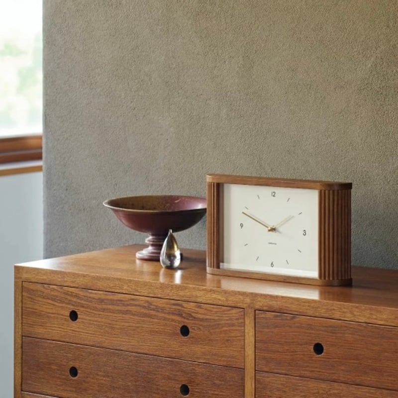 WOOD FRAME CLOCK / 上品な華やかさを備えたシックな佇まいの置き掛け