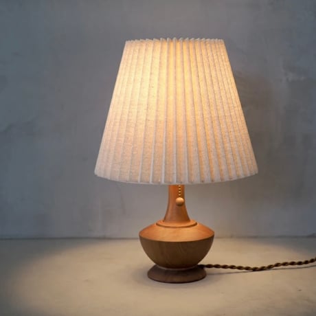 Peruna Table Light / 美しいウッドベースとファブリックのテーブルライト / デスクライト / ホワイトハウス球 , LED電球  / 北欧 デスクライト / テーブルランプ