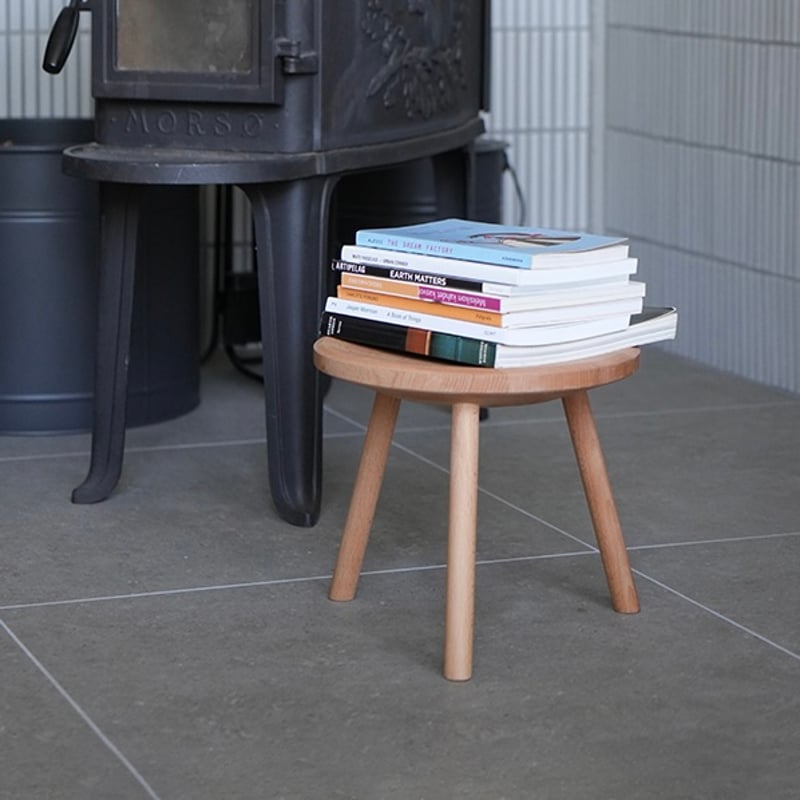 3 legs stool round / H250mm / 洗練された3本レッグの木製