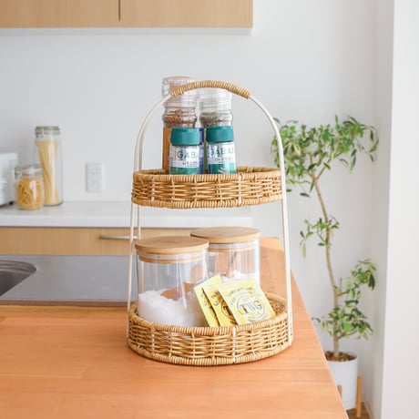ROUND RACK 02 / PPラタンで編まれた2段のラウンドラック / キッチン商品 / カフェ / コスメ収納 /サイズ 約φ210×h330mm