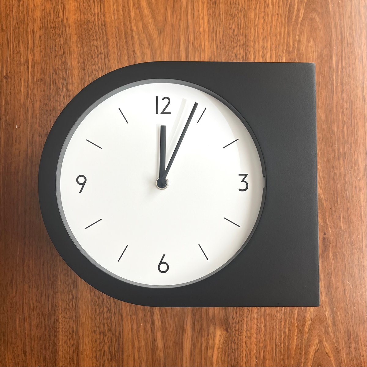 ほぼ未使用　インターフォルム　両面時計　ダブルフェイスクロック　インダストリアル ほぼ未使用 インターフォルム 両面時計 ダブルフェイスクロック