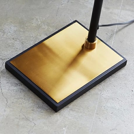 Genesis-floor lamp / ノスタルジックな洗練されたデザイン / フロアランプ  1灯 E26 60W アルミ スチール 角度調整可能 ロータリースイッチ LED対応