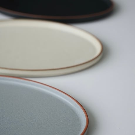 AXCIS PURE FLAT OVAL PLATE / マットな質感のナチュラルモダンな陶器食器 / フラットプレートオーバル  / クリーム , グレー , ブラック / 同色3枚セット