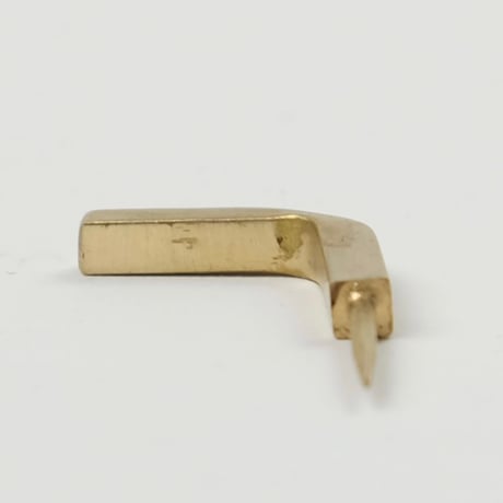 ＢＲＡＳＳ プッシュピン / Ｌフック / 1箱 5ピン入り / 真鍮 差し込み部分：スチール（stainless steel SUS201）