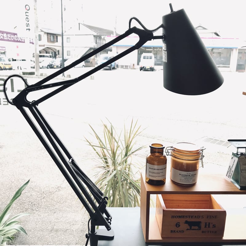 SNAIL DESK ARM LIGHT / 角度も自由自在に調整可能なおしゃれな