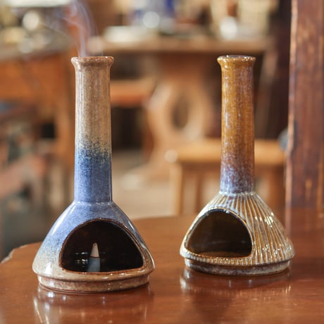 INCENSE STAND CHIMNEY / 暮らしの景色にすっと溶け込む、やさしい佇まいの磁器製お香立て / BROWN , BLUE