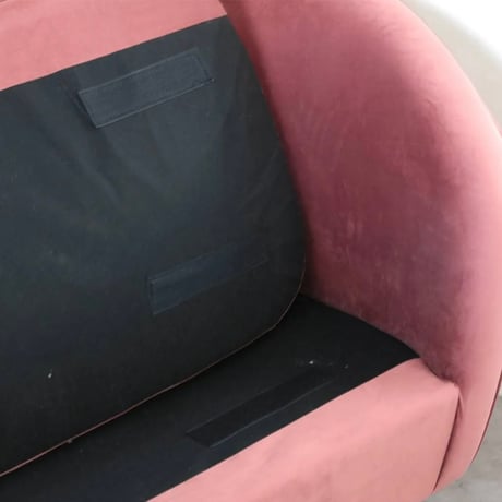 WAVE SOFA / 1人掛けソファ / 角のない緩やかなカーブラインが特徴的な包み込まれるような優しいフォルムが身体にフィットするフロアソファ / PINK , GRAY