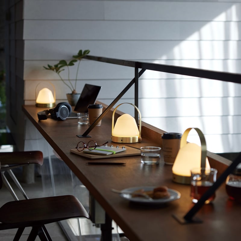 Caravan - LED lantern 2 / 安定した使いやすさの充電式のLEDランタン