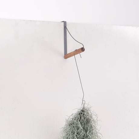 DOOR HANGER HOOK / インテリアに馴染みやすいデザインのドア掛けフック / アイアンシリーズ