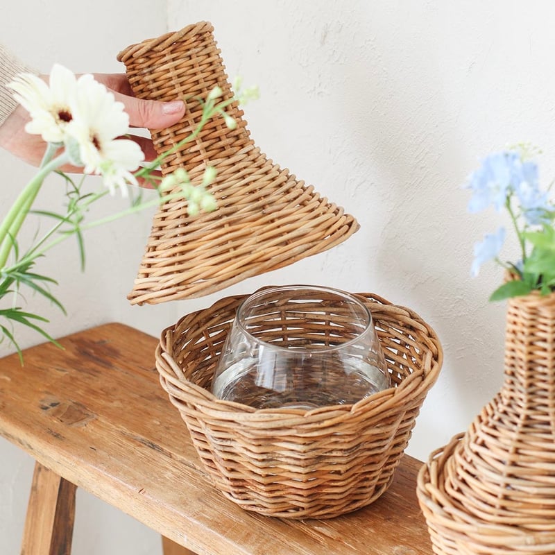 RATTAN SHAPE FLOWER VASE / ラタンの存在感のあるナチュラルフラワーベ
