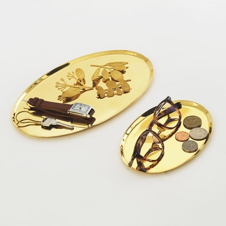 BRASS OVAL TRAY / 上品な雰囲気のオーバル型トレー / 真鍮製