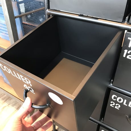 無骨なビンテージスタイル 重厚感のあるドロワーチェスト / IRON CHEST12  / 縦型 12杯  / BEIGE  , GRAY  , BLACK / インダストリアル  アイアンチェスト