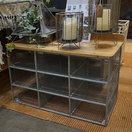 ＩＲＯＮ × ＷＯＯＤ ＬＯＷ  ＣＡＢＩＮＥＴ / 無機質な雰囲気のメッシュキャビネット