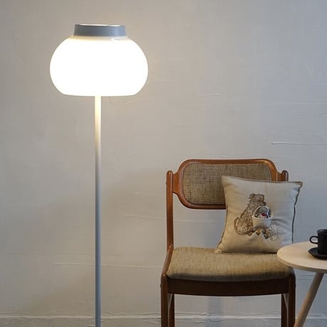 心地良いあかりを生み出す kom フロアライト /  kom floor light / AXCIS /  リビング照明 / 寝室照明 / ダイニング / フロアランプ LED電球 選択