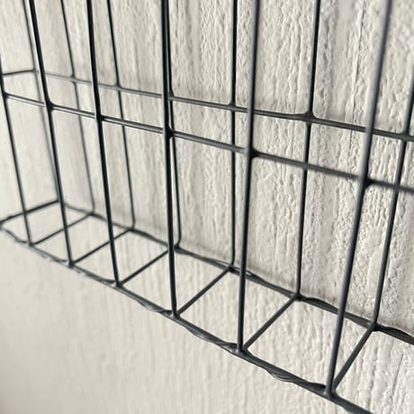 ＷＩＲＥ ＷＡＬＬ ＲＡＣＫ / 繊細でシンプルな A4サイズの書類も収まるレターラック / サイズ W230×D25×H180mm