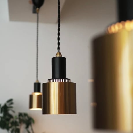 Cody pendant light / シャープな存在感を放つミニマルでスタイリッシュなペンダントライト / モダン / LED / リビング ダイニング キッチン 玄関