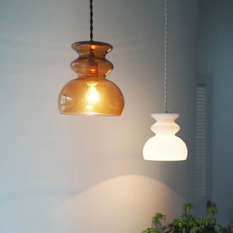 Mond PENDANT LIGHT / ミッドセンチュリーのデザインが特徴的なウェービーガラスのペンダントライト /  E17 / LED電球