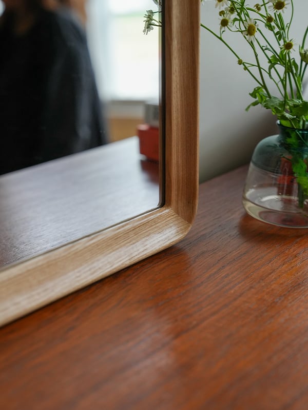 MOI wall mirror arch / 程良い厚みが愛らしい 天然木のアーチ型