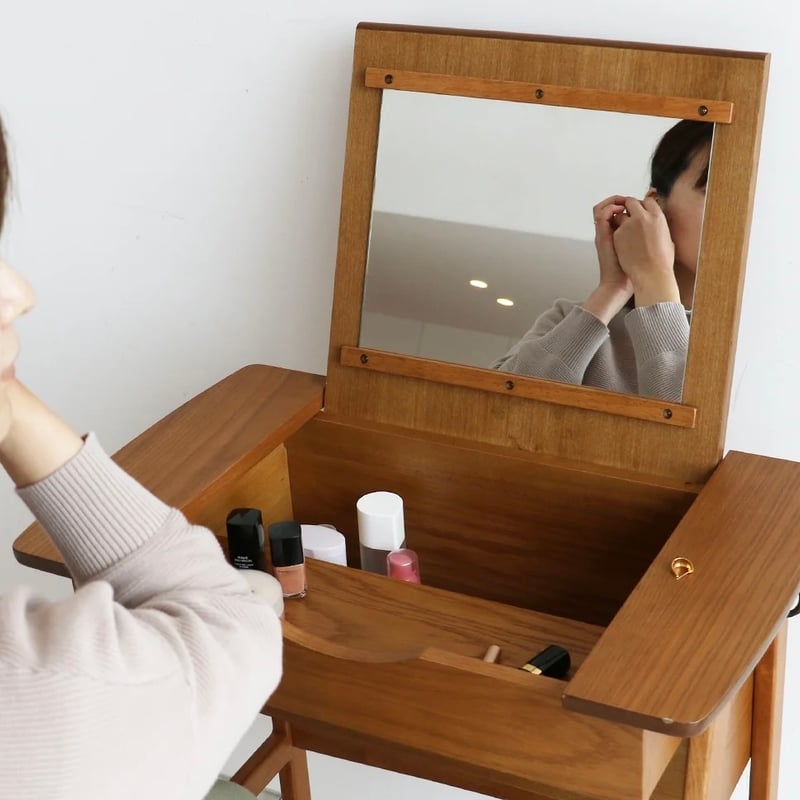 Dresser + Stool / オークの美しい木目のデスクにもなるドレッサーと