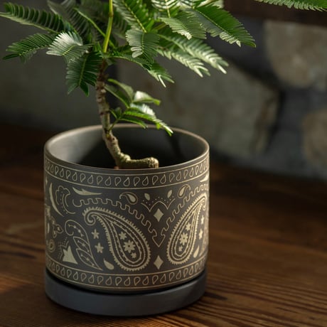 NATIVE CERAMIC POT 03 / マットな質感に繊細で美しい柄を施したパターンポット / NATIVE , PAISLEY , TRIBAL