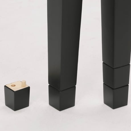 美しいライトな木目とブラックの脚がスタイリッシュなこたつテーブル / LIVING TABLE / 134 / アカシア / コタツテーブル / リビングテーブル