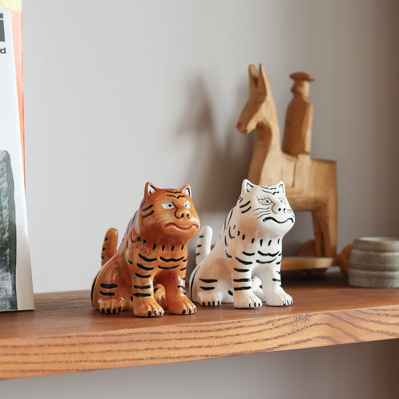 TIBETAN TIGER OBJECT / 個性ある佇まいで部屋にアクセントご利益も