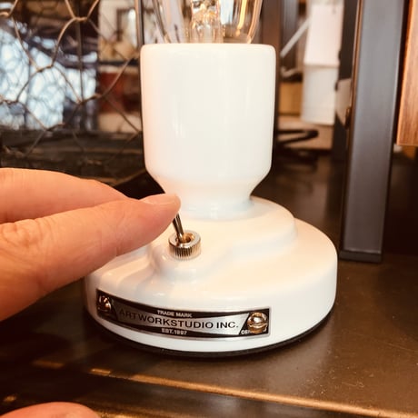 シンプルで明るいセラミック製の卓上ランプ / TABLE LAMP / Compass Stand  / ARTWORK STUDIO デスクランプ スタンドランプ / 電球選択