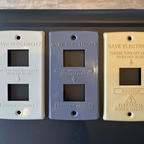 SWITCH PLATE STEEL / 壁面のスイッチパネルをスタイリッシュにおしゃれに変身 / スイッチプレート / 1口 2口 縦長1口  / コンセントカバー / ARTWORK STUDIO