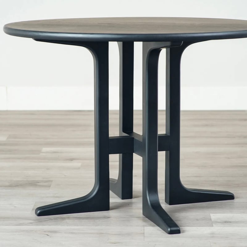 ROUND TABLE 100 / 空間を広く見せるアッシュ無垢材の円形 ダイニング
